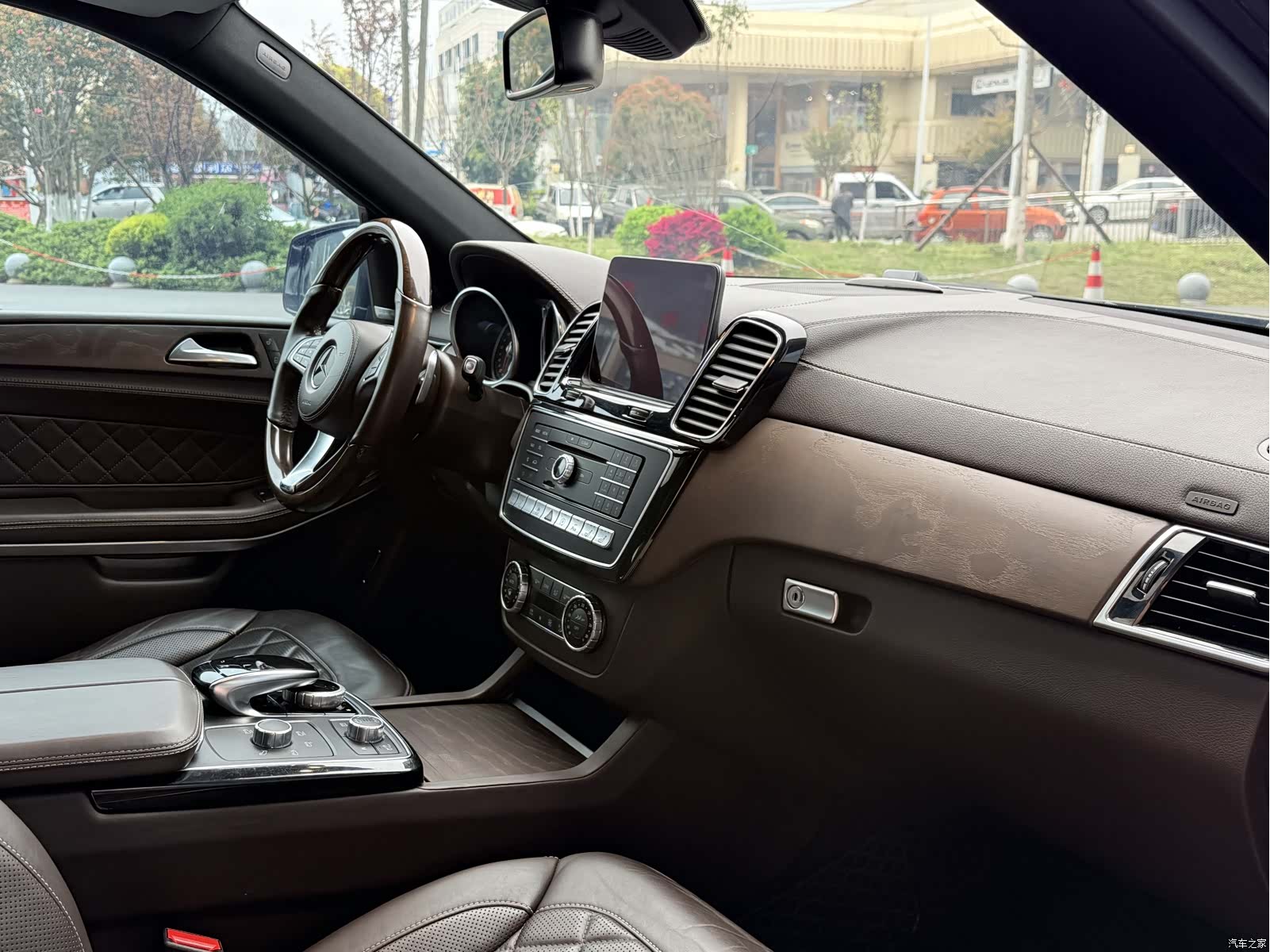 Mercedes-Benz GLS, 2019 10