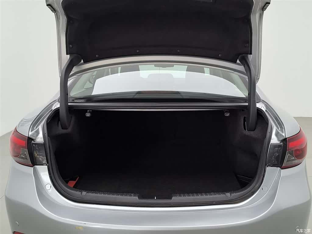Mazda Atenza, 2017 16