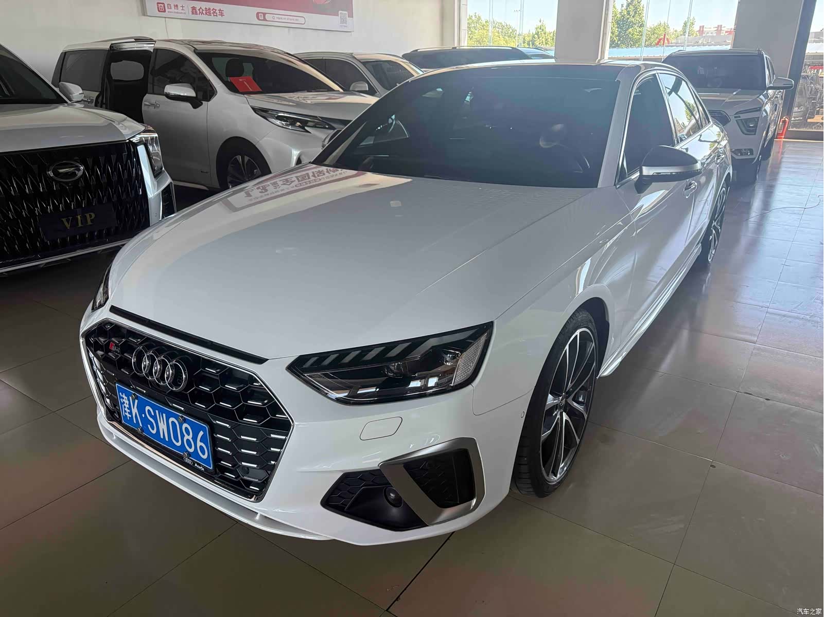 Audi A4L, 2021 1