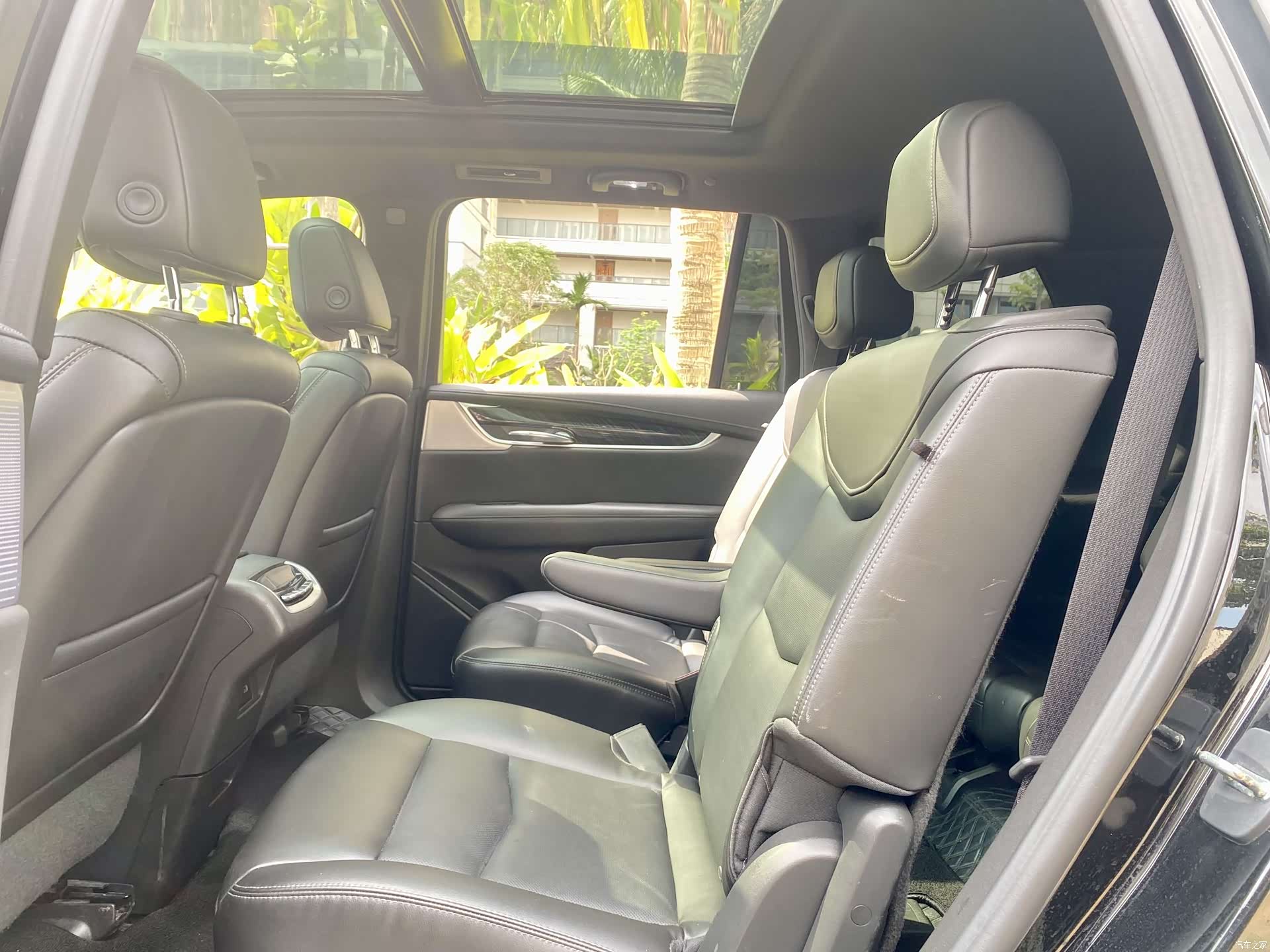 Cadillac XT6, 2023 все фото