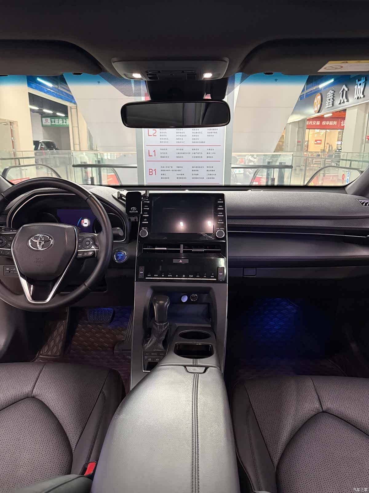 Toyota Avalon, 2019 все фото