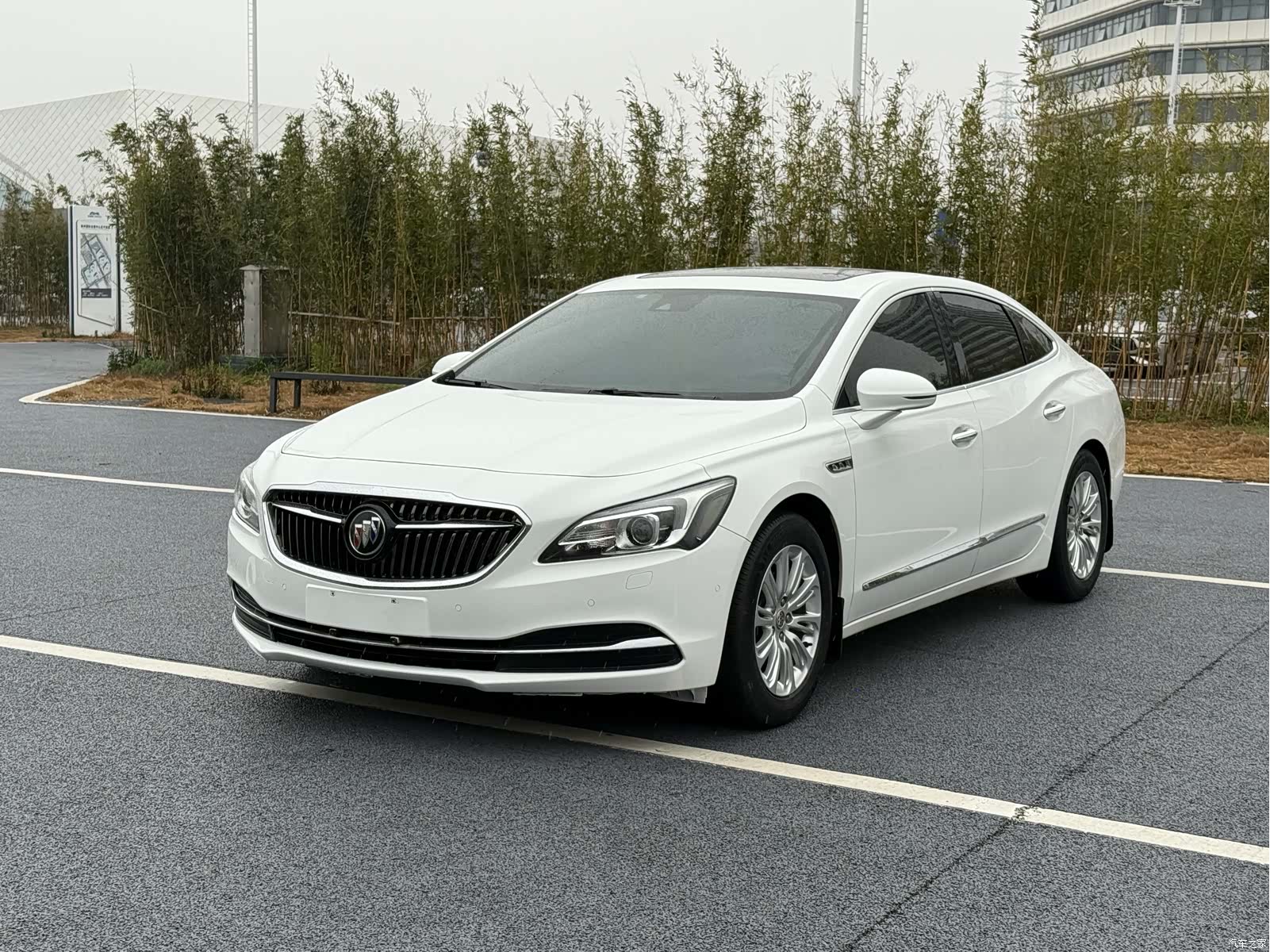 Buick LaCrosse, 2017 1