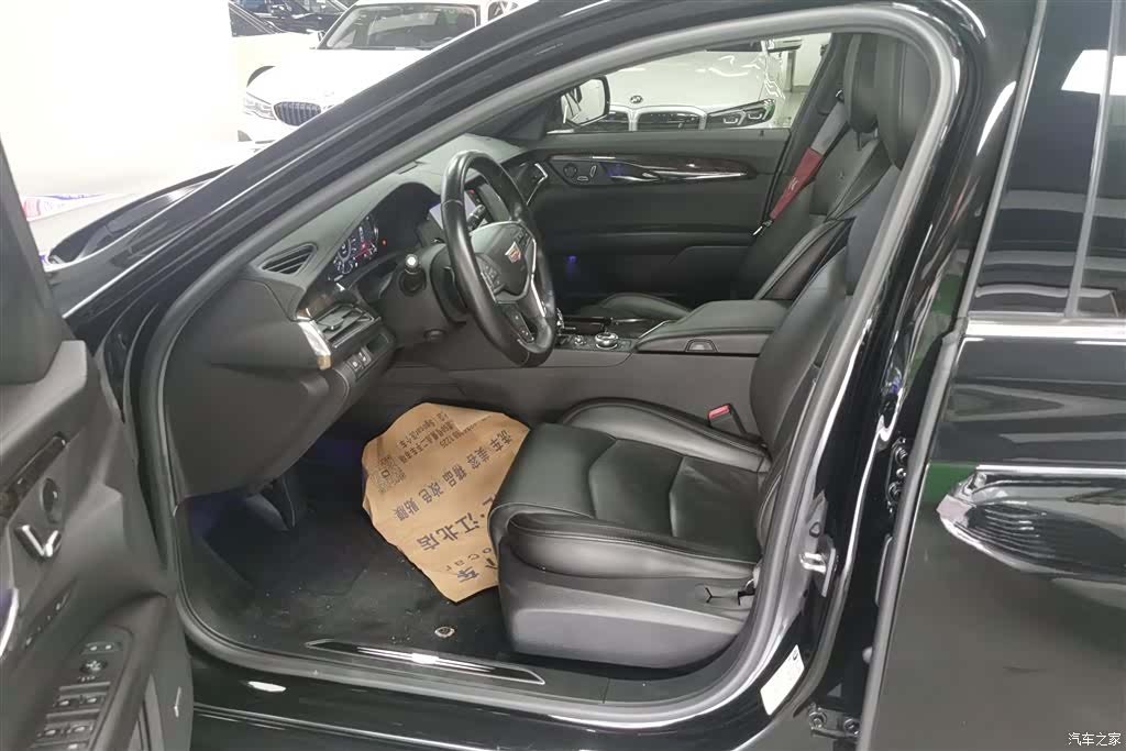 Cadillac CT6, 2022 9