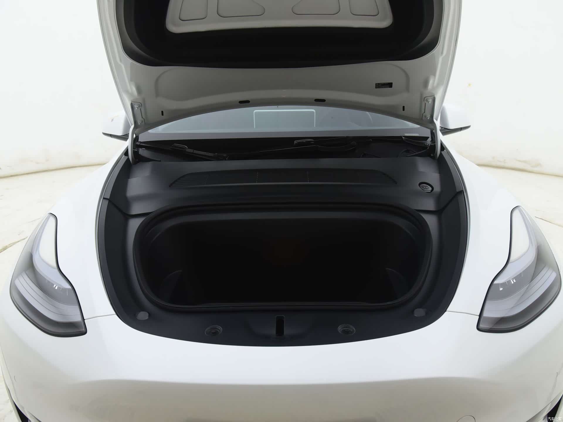 Tesla Model Y, 2023 7