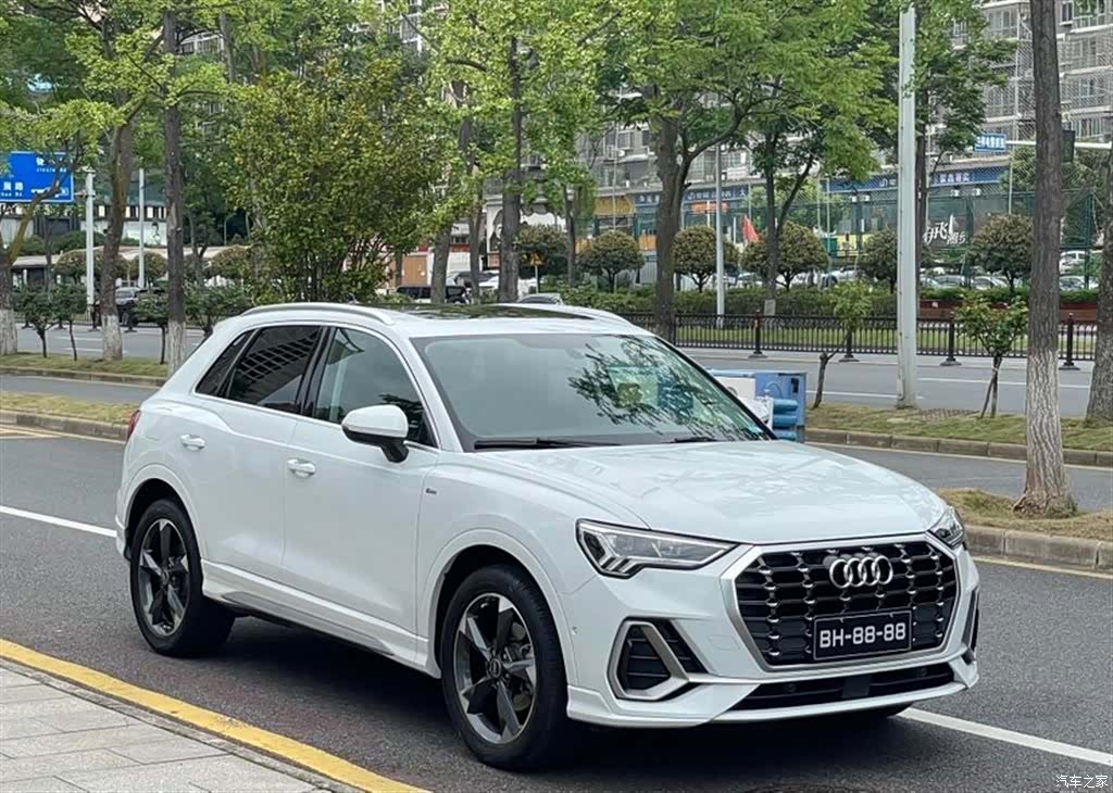Audi Q3, 2022 2