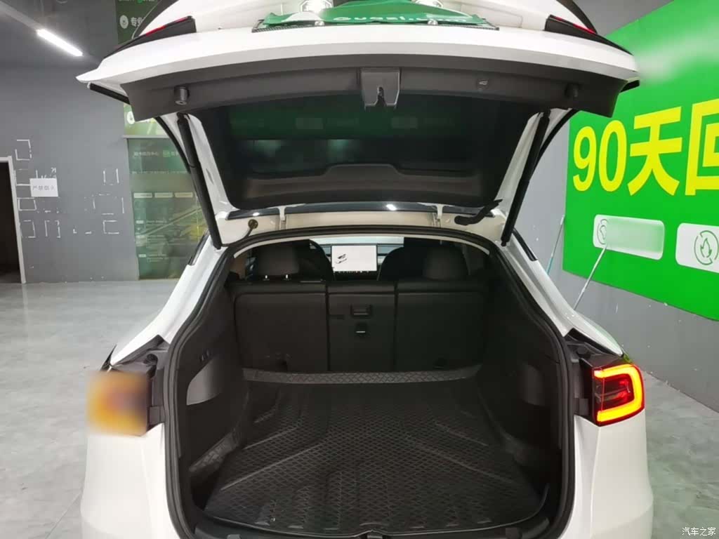 Tesla Model Y, 2022 19