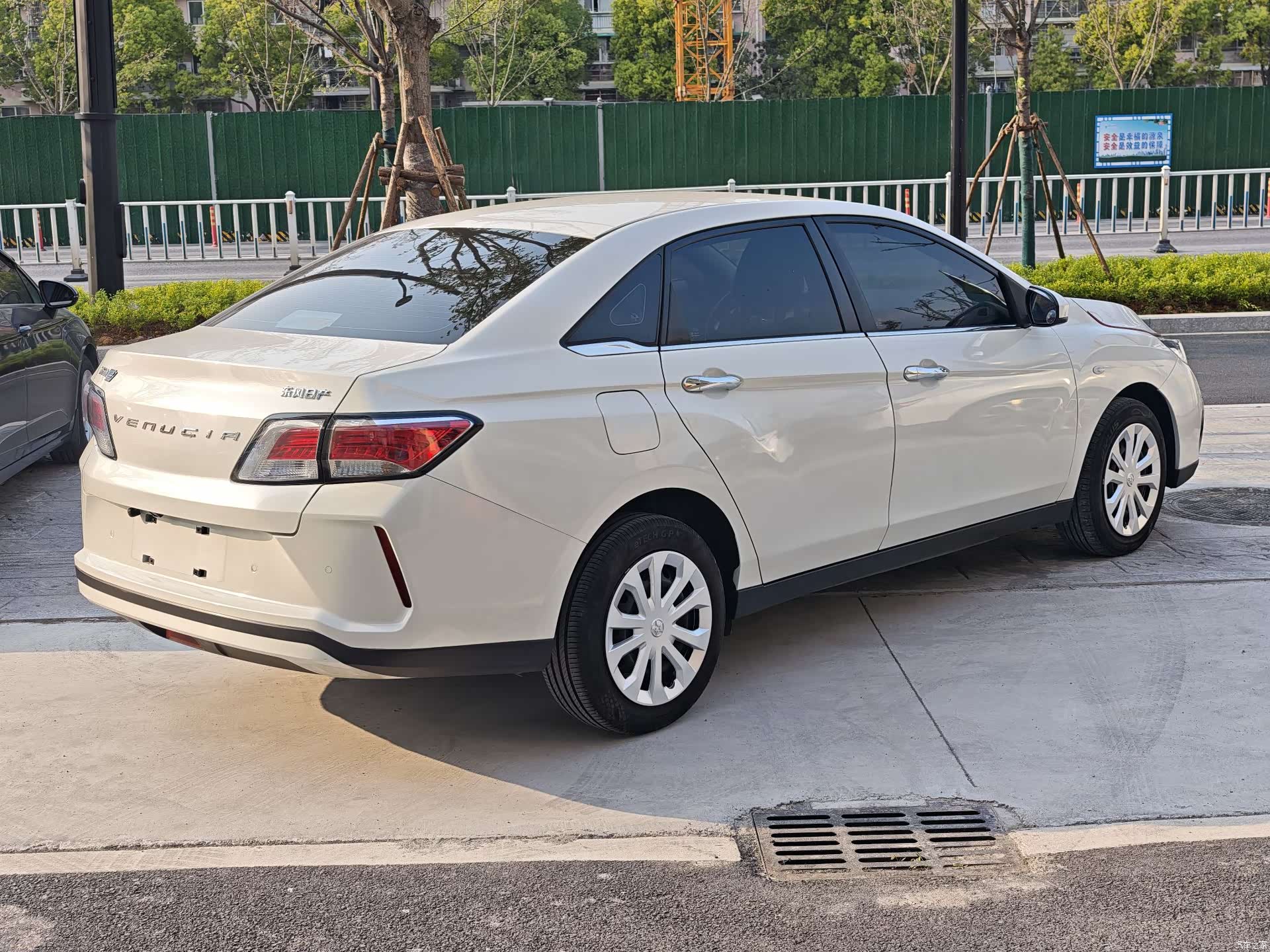 Nissan D60EV, 2022 4