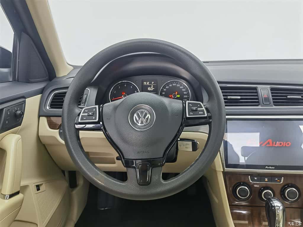 Volkswagen Lavida, 2013 11