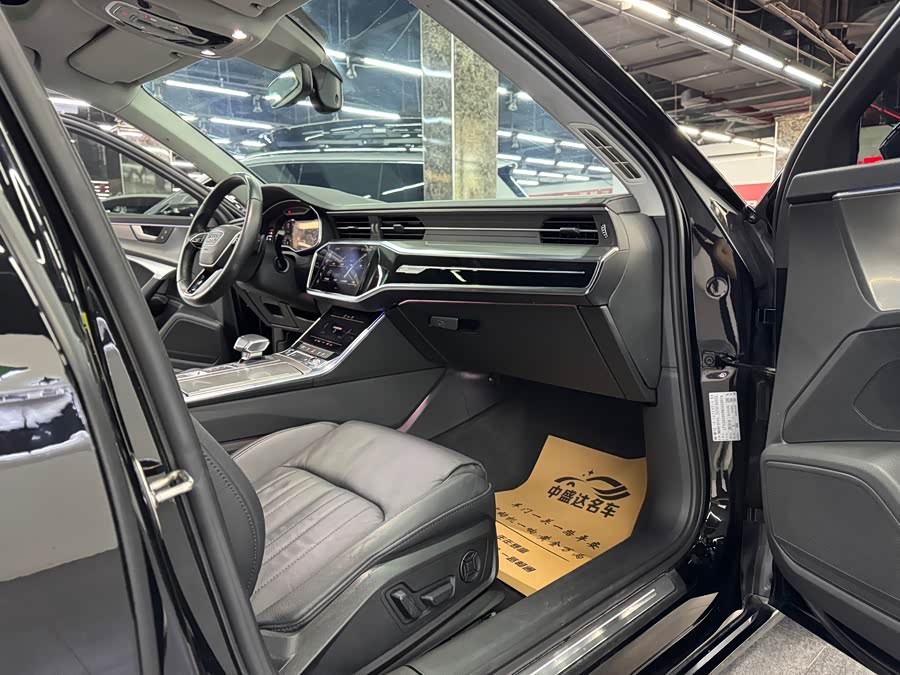 Audi A6L 2021, фото 9