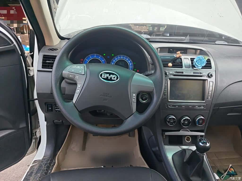BYD L3, 2014 7