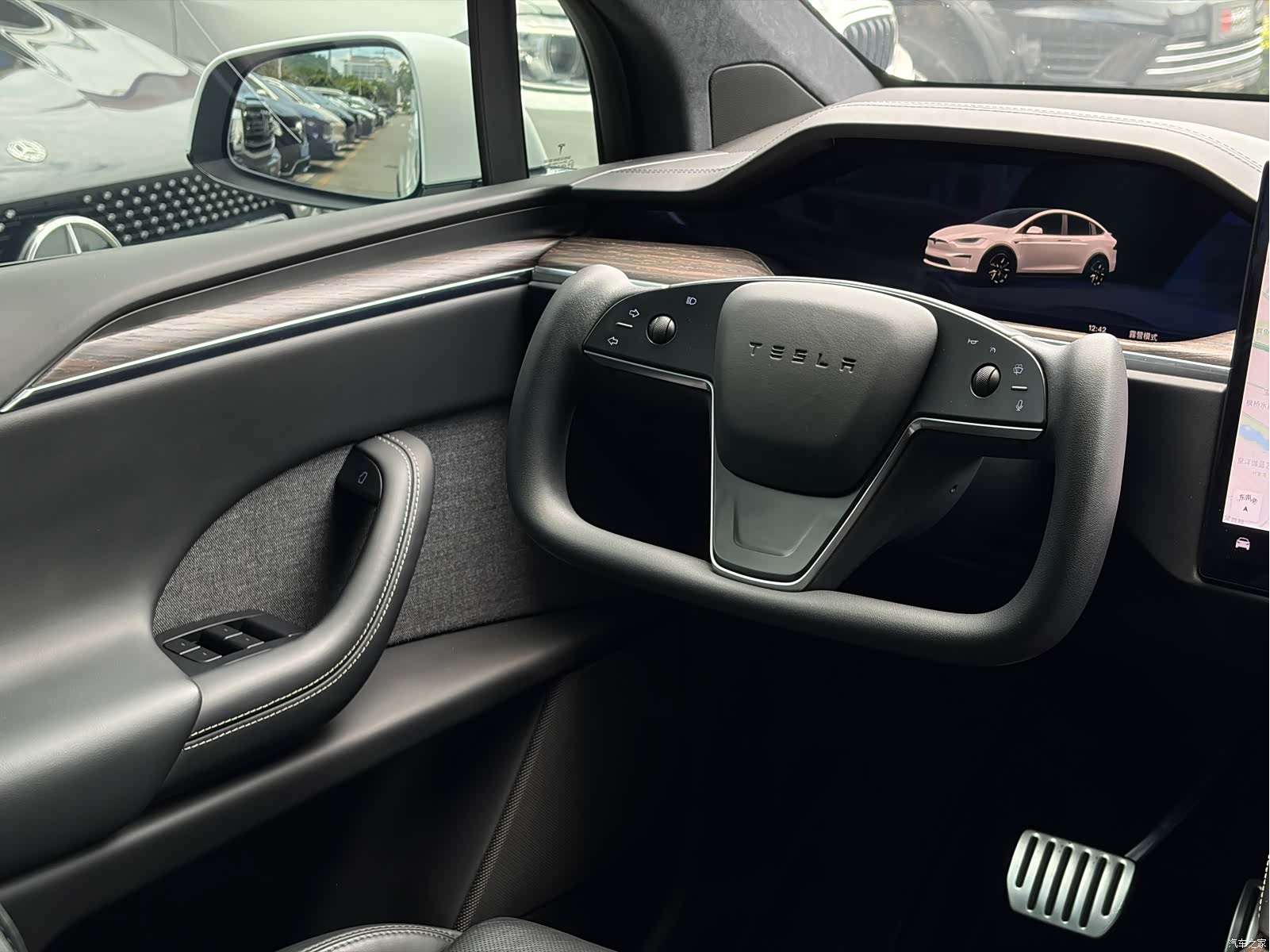 Tesla Model X, 2023 15
