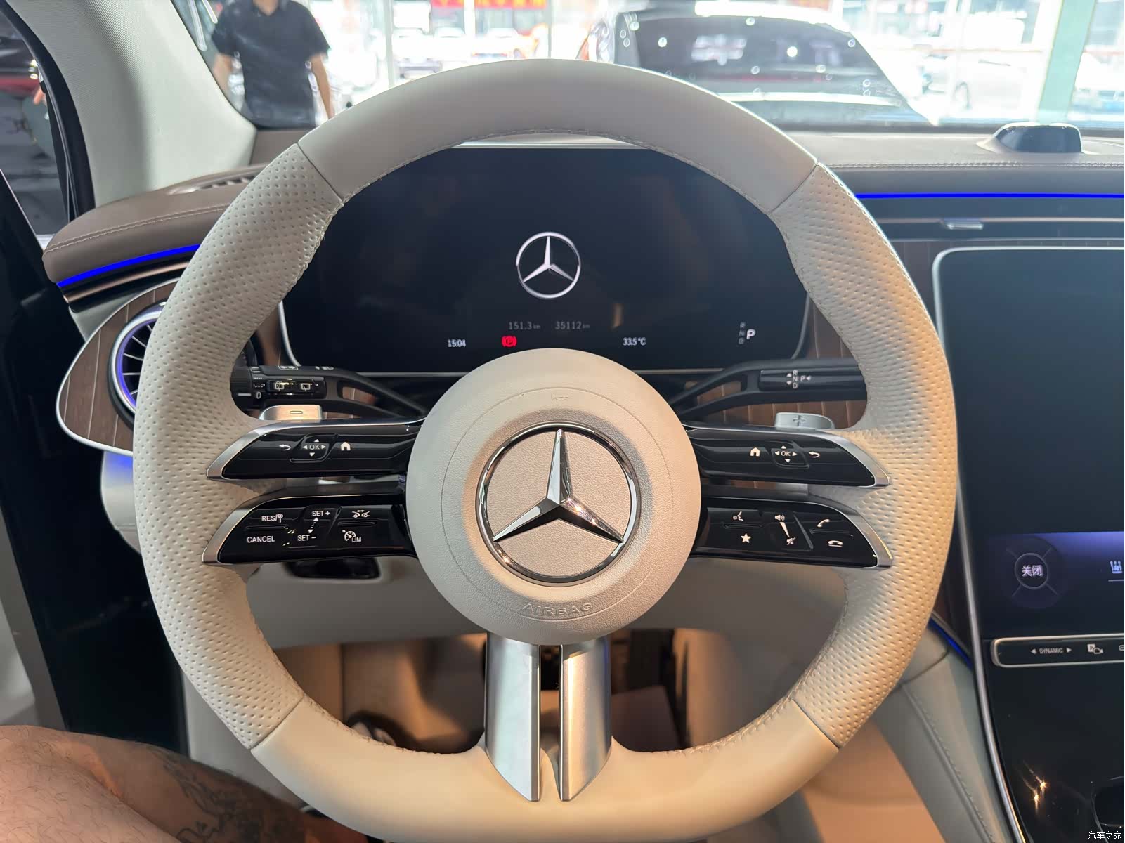 Mercedes-Benz EQE, 2023 6