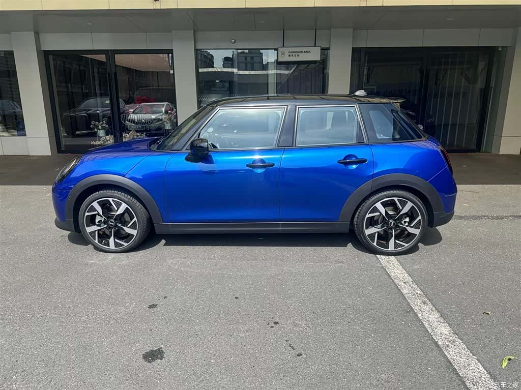 Mini Cooper, 2024 3