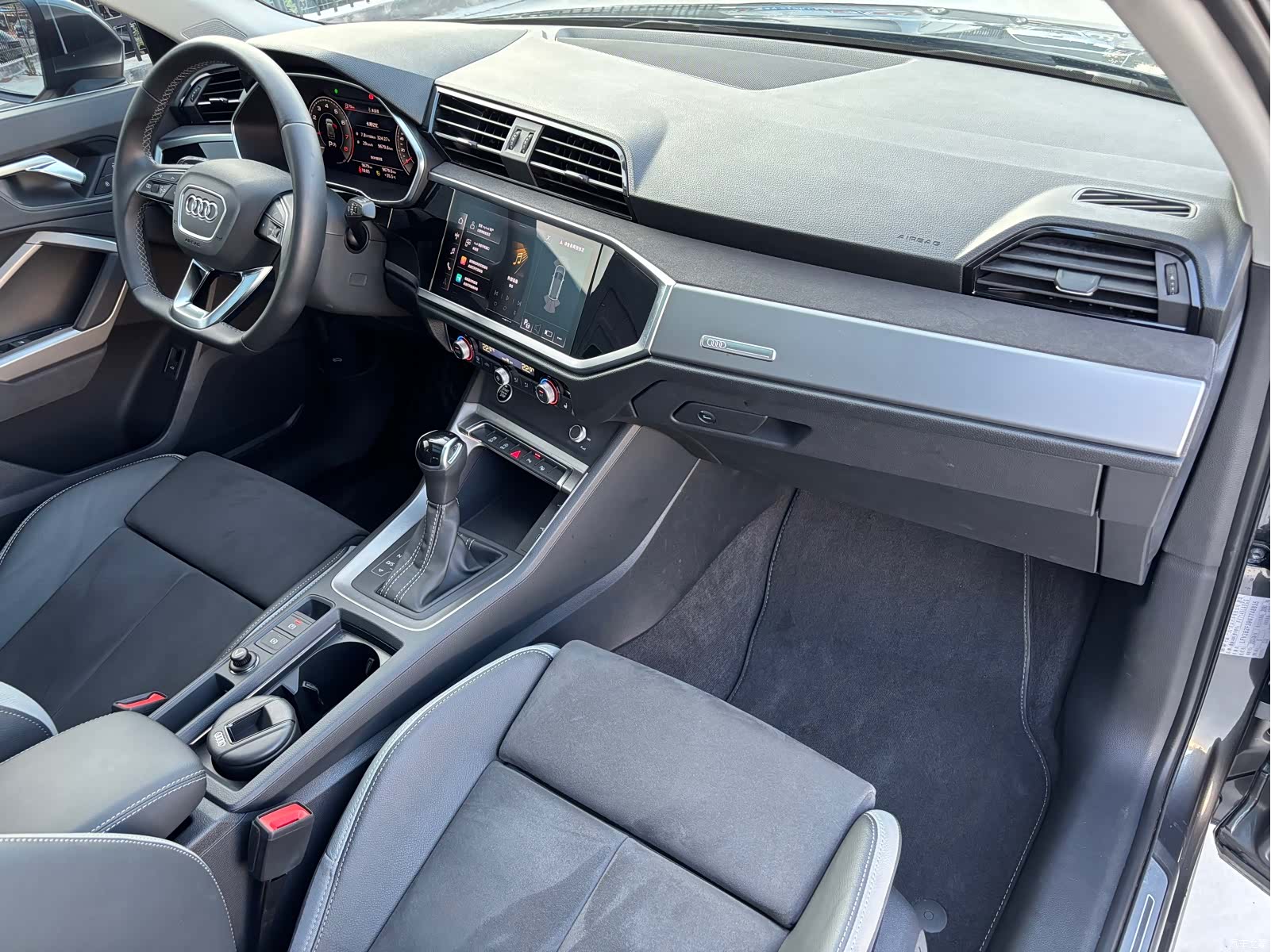 Audi Q3, 2022 14