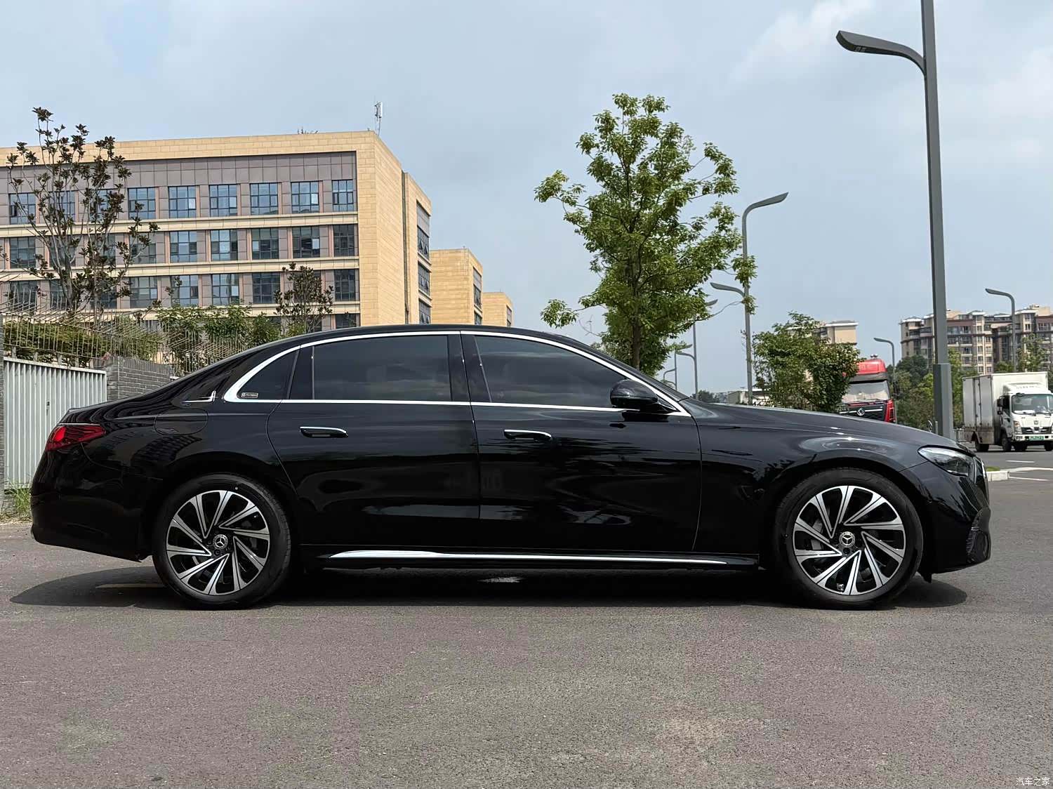 Mercedes-Benz E-Class, 2023 11