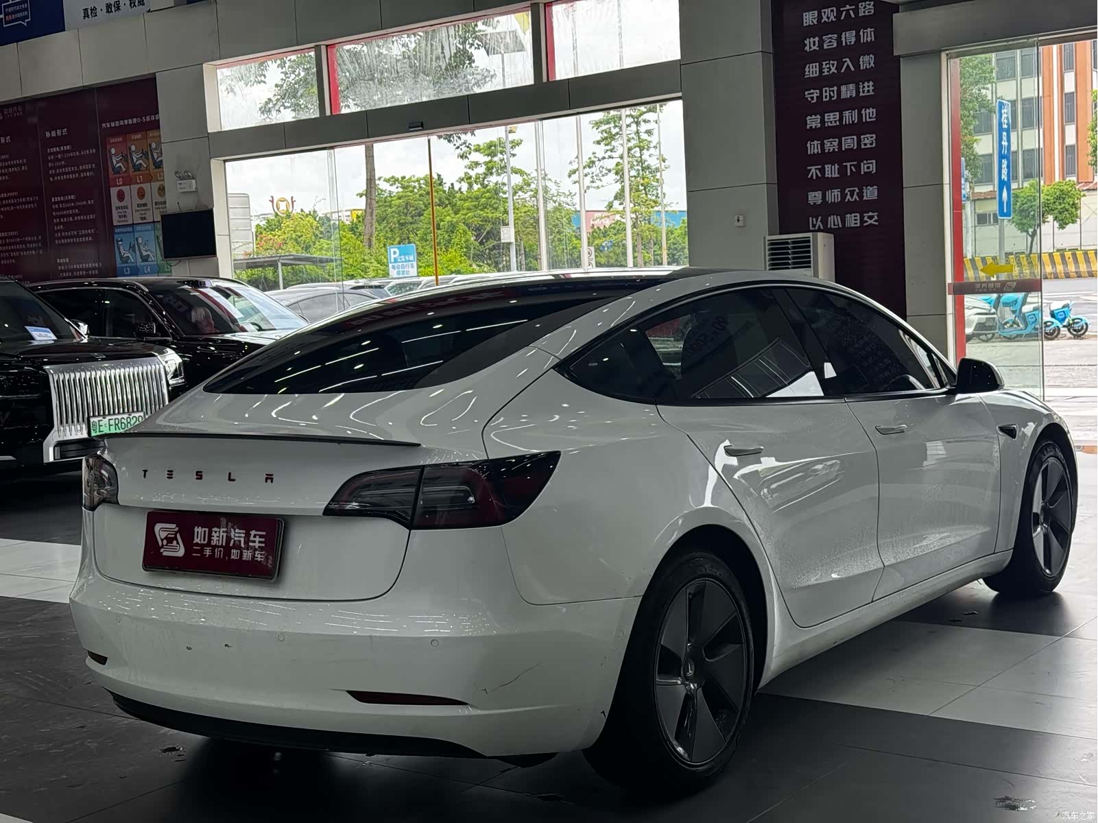 Tesla Model 3, 2022 4