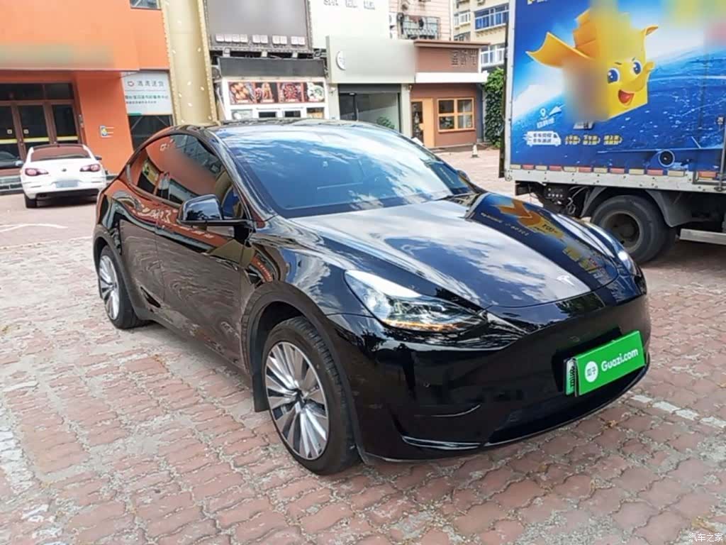 Tesla Model Y, 2023 4