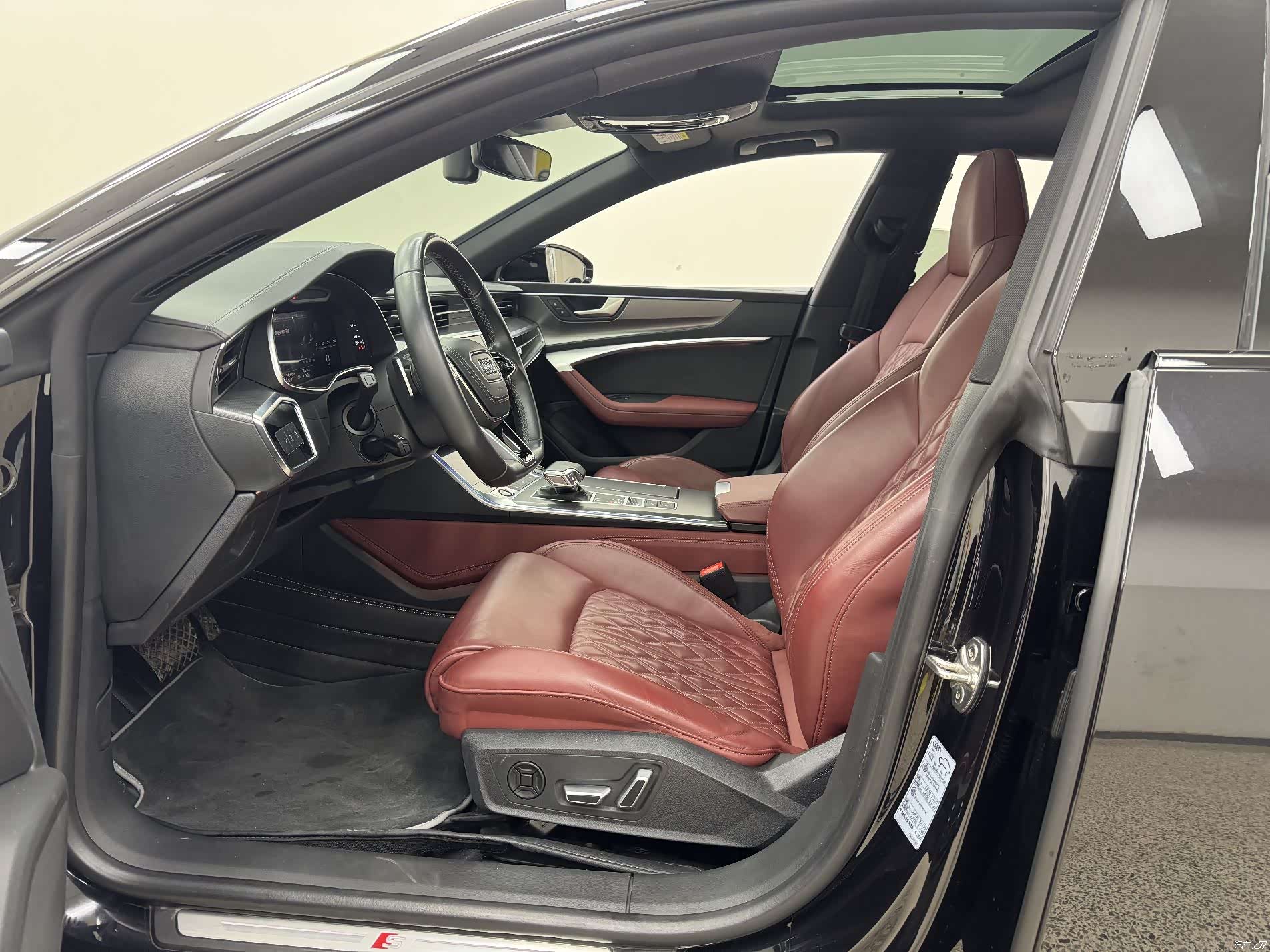 Audi A7L, 2025 12