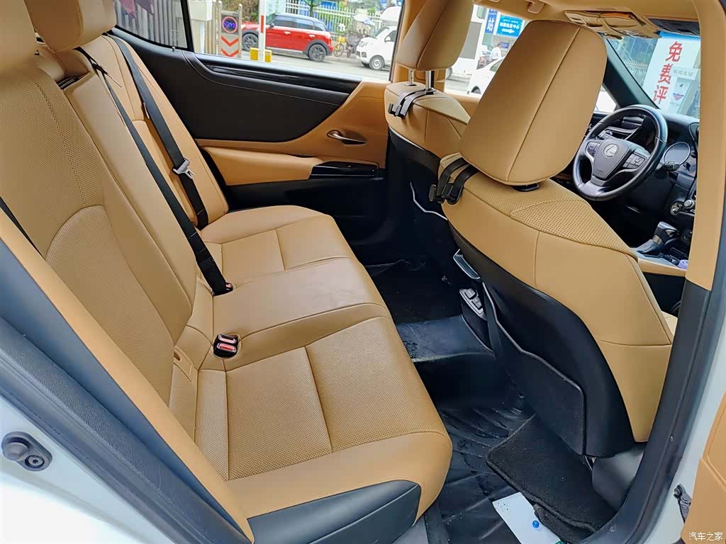 Lexus ES, 2022 2