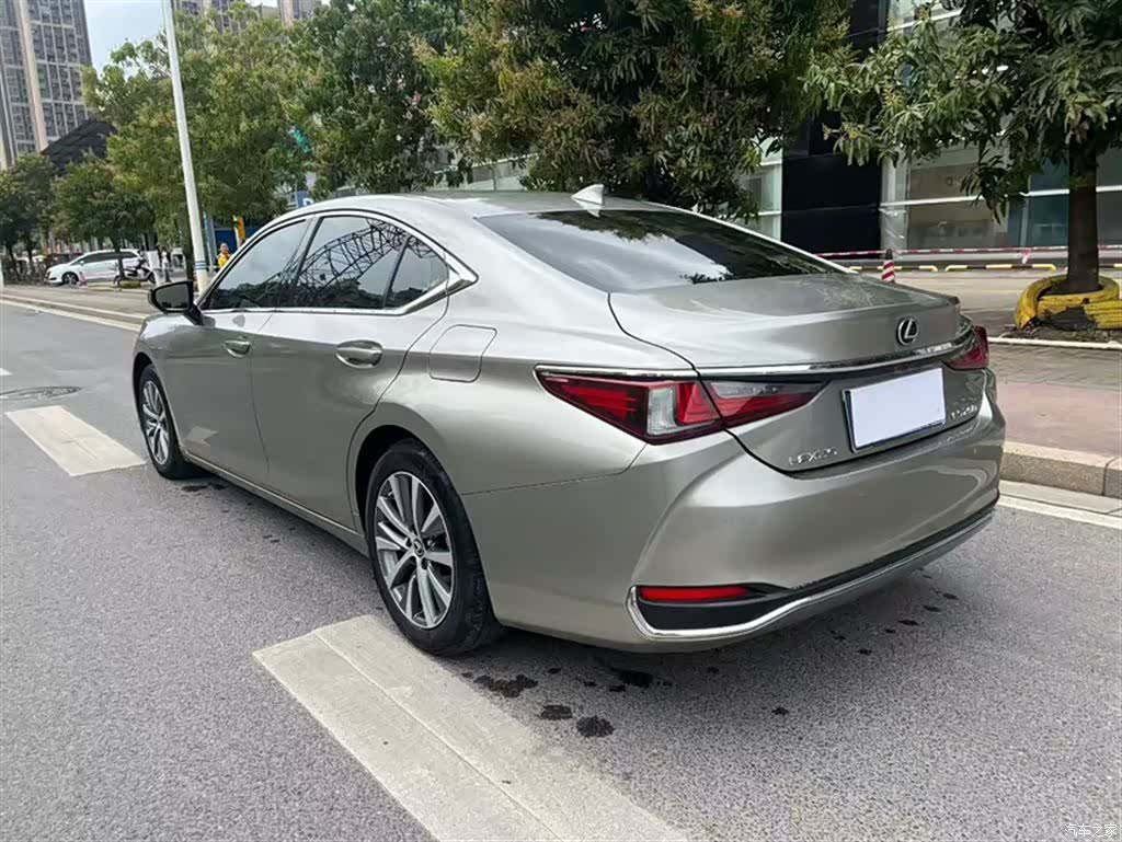 Lexus ES, 2020 23