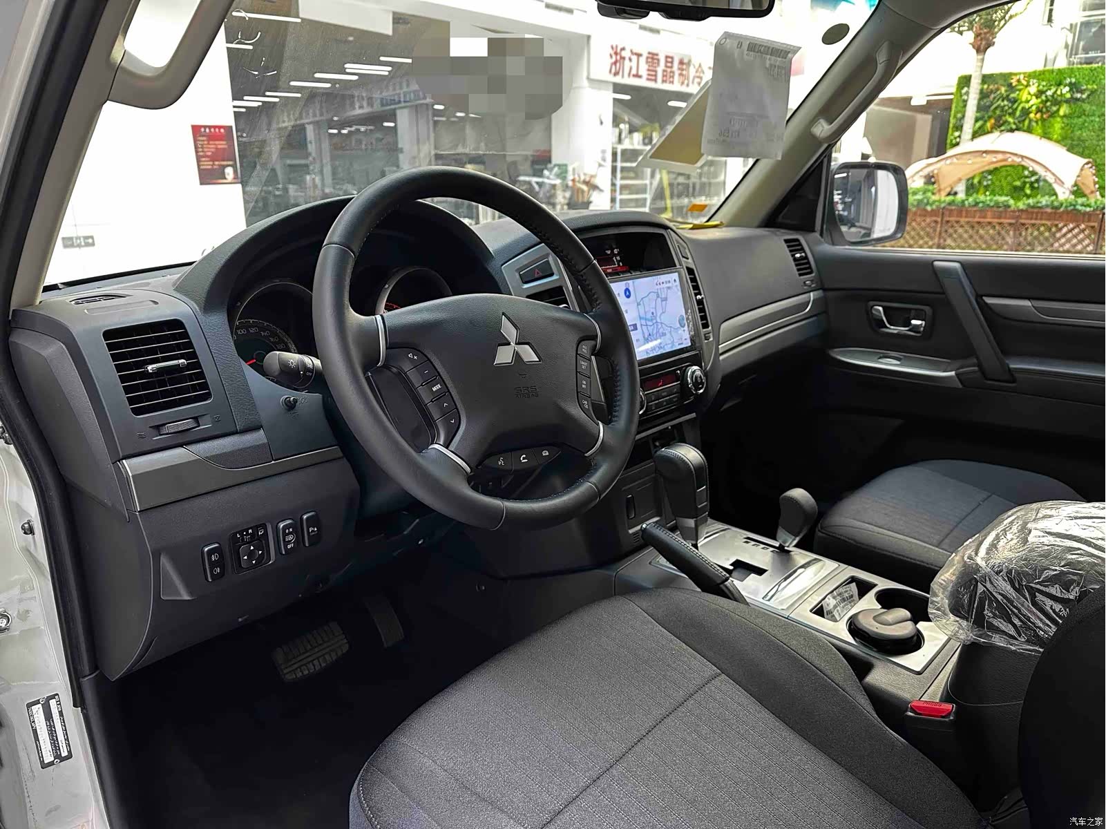 Mitsubishi Pajero, 2020 11
