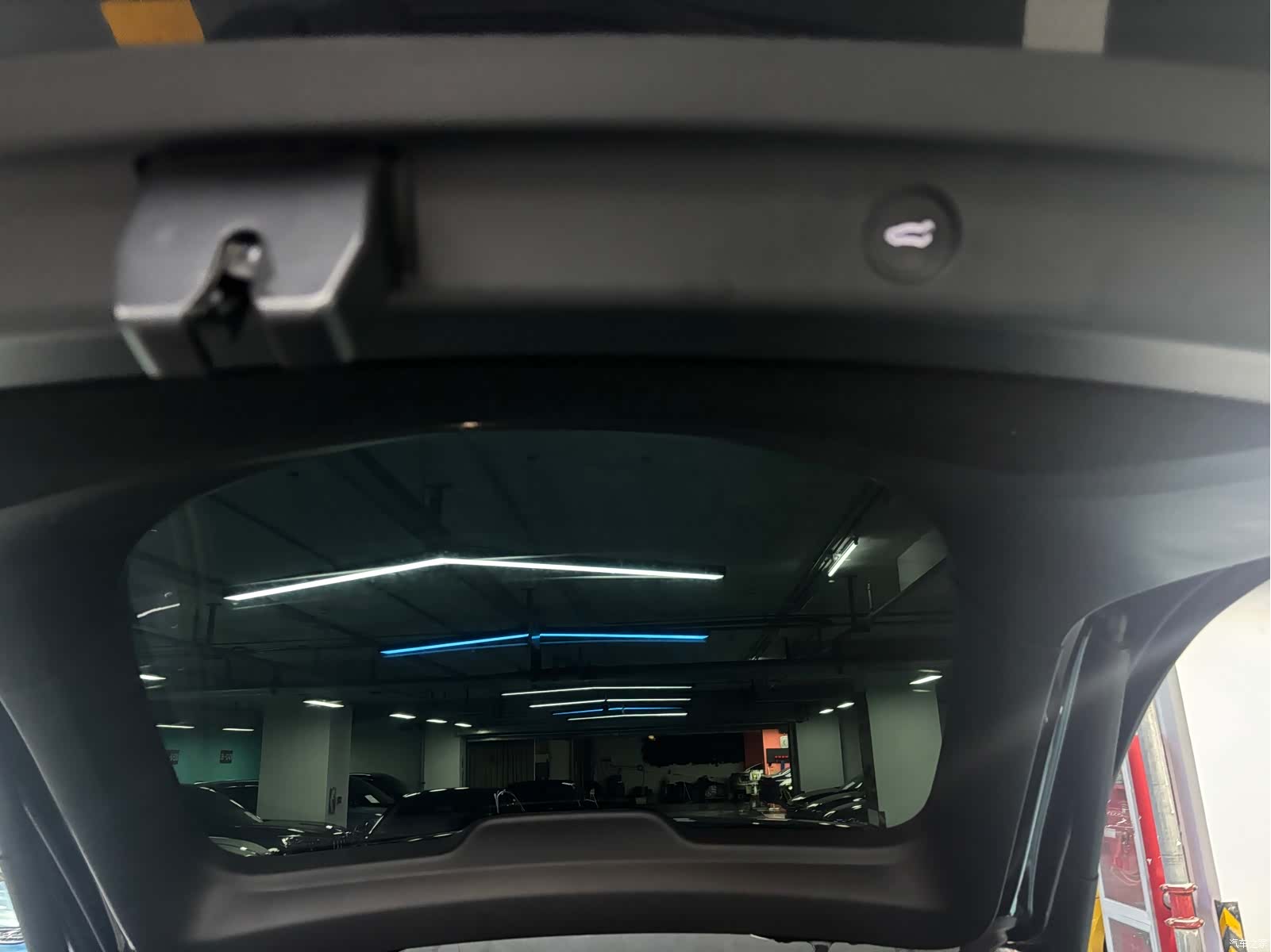 Tesla Model Y, 2024 14