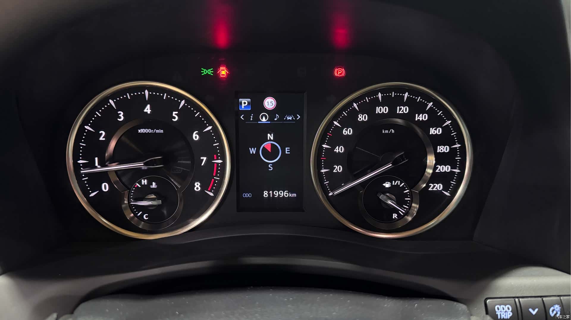 Toyota Alphard, 2022 все фото