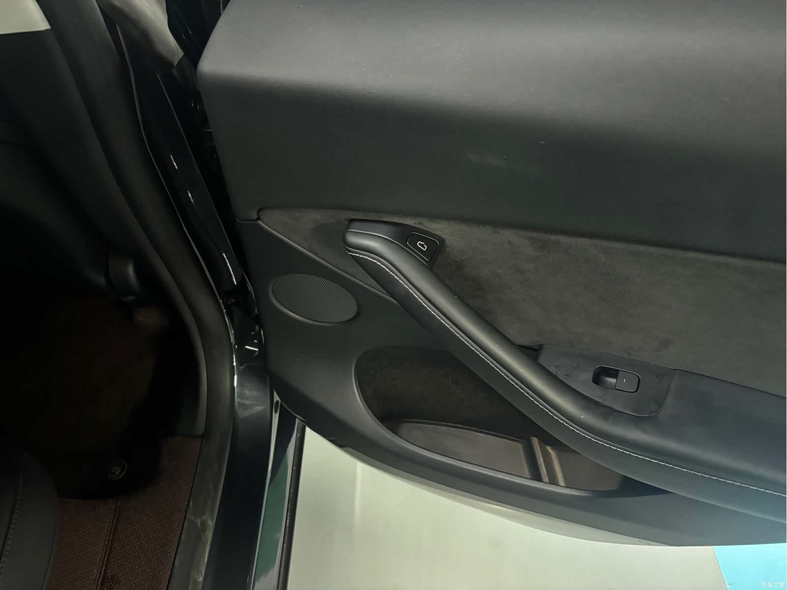 Tesla Model Y, 2024 12