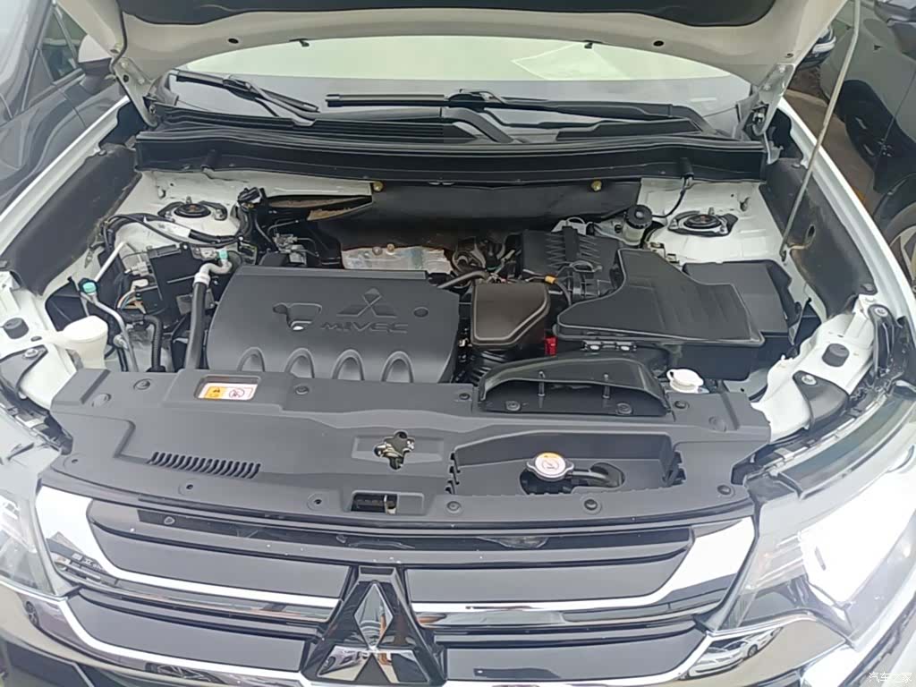 Mitsubishi Outlander, 2018 20