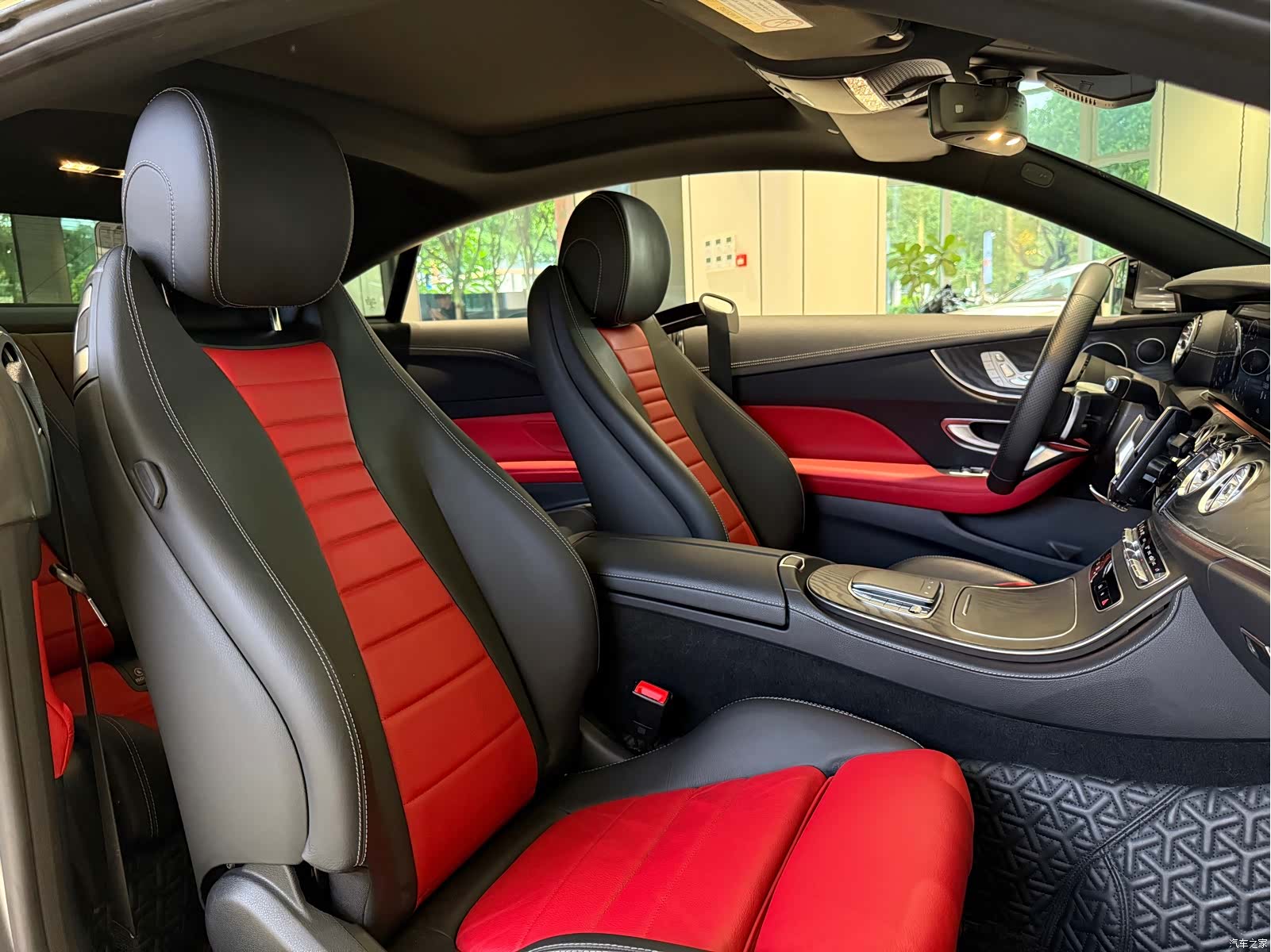 Mercedes-Benz E-Class, 2023 11