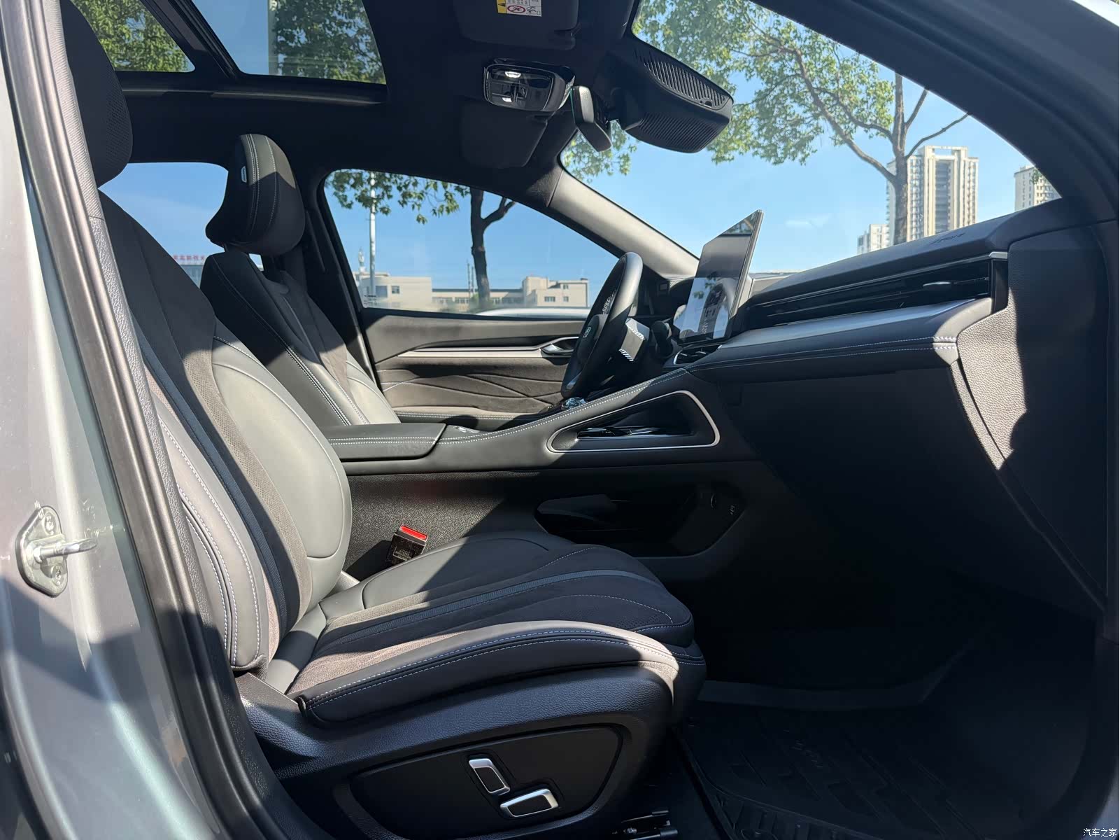 Geely Preface, 2025 23