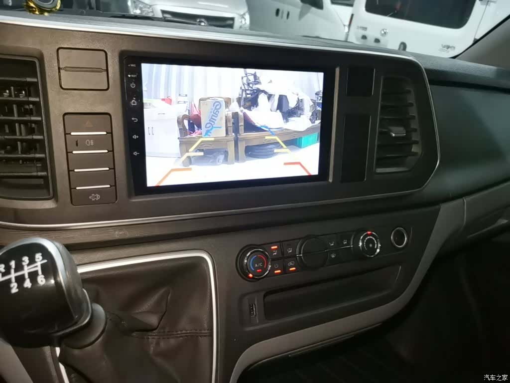 Maxus V80, 2026 13