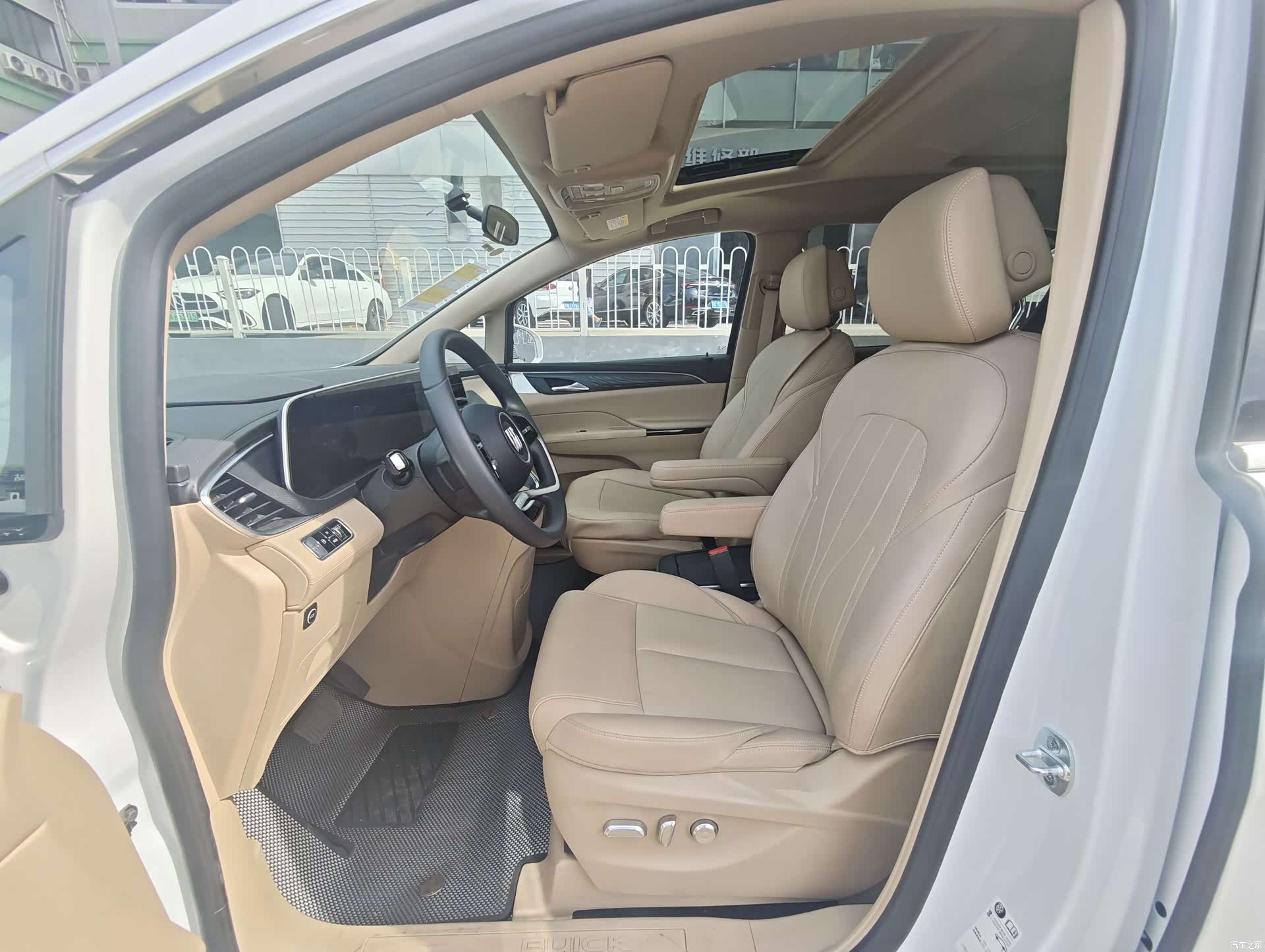 Buick GL8, 2025 11