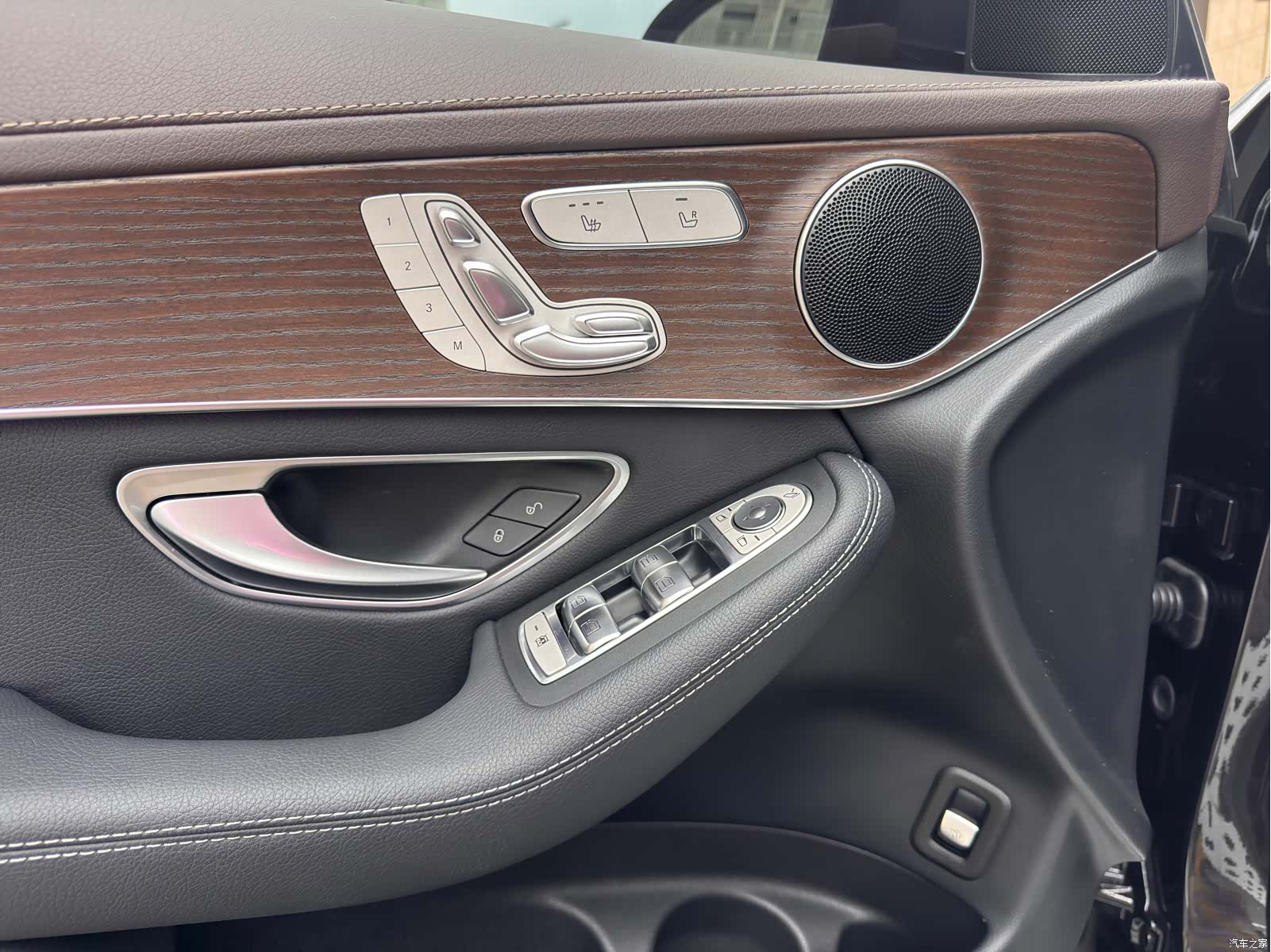Mercedes-Benz GLC, 2023 11