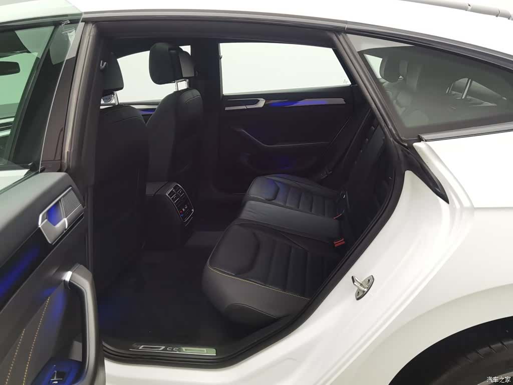Volkswagen CC, 2023 15