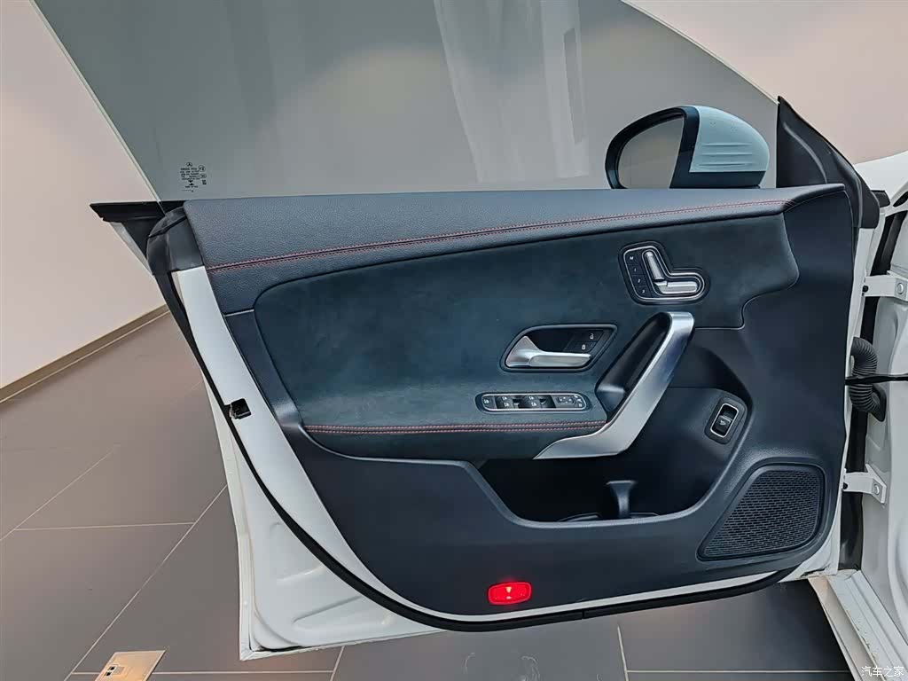 Mercedes-Benz CLA, 2025 14
