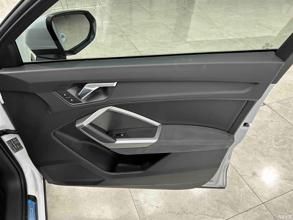 Audi Q3, 2023 12