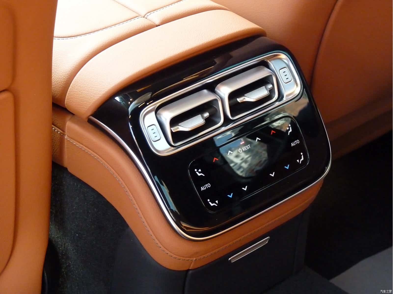 Mercedes-Benz S-Class, 2024 11