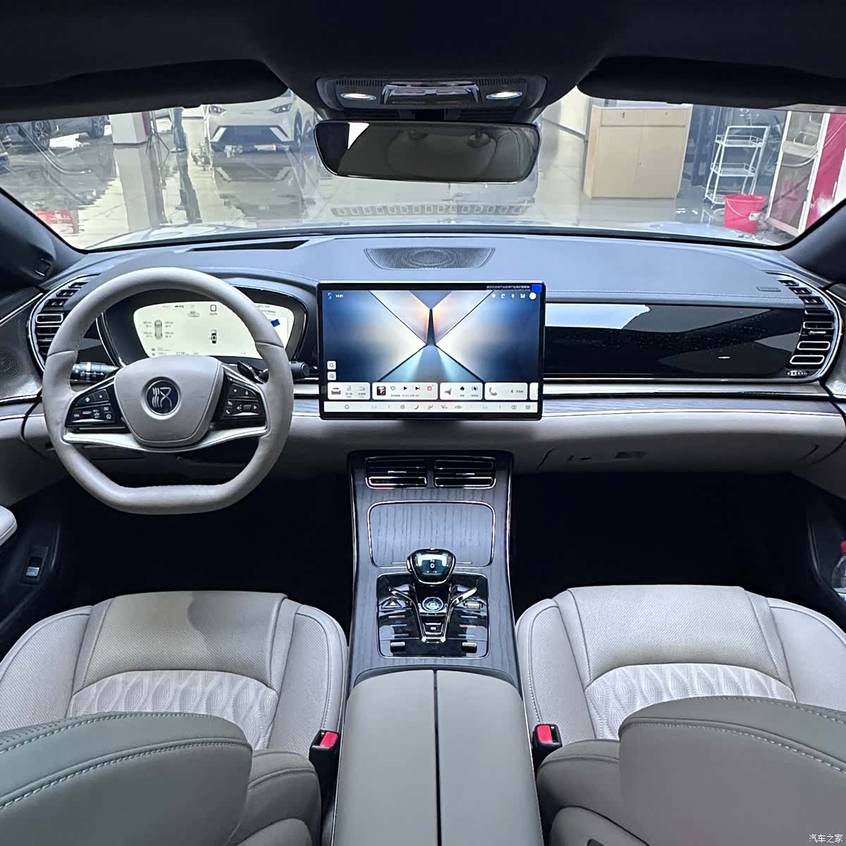 BYD Han, 2025 8