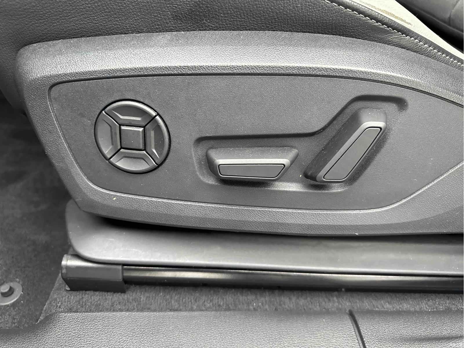 Audi Q3, 2022 12