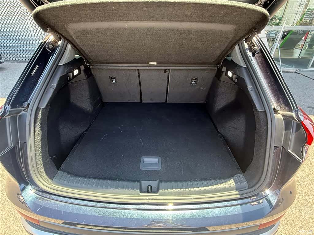 Audi Q4 e-tron, 2024 3