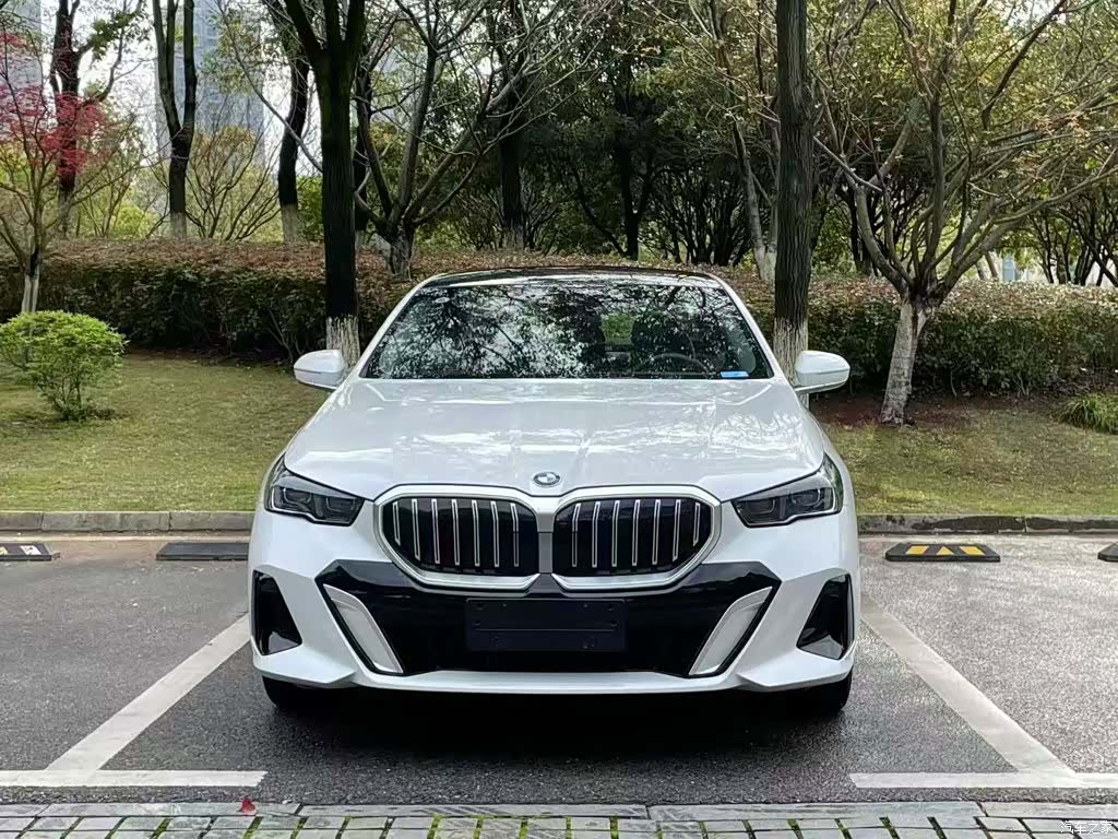 BMW 5 Series, 2025 3