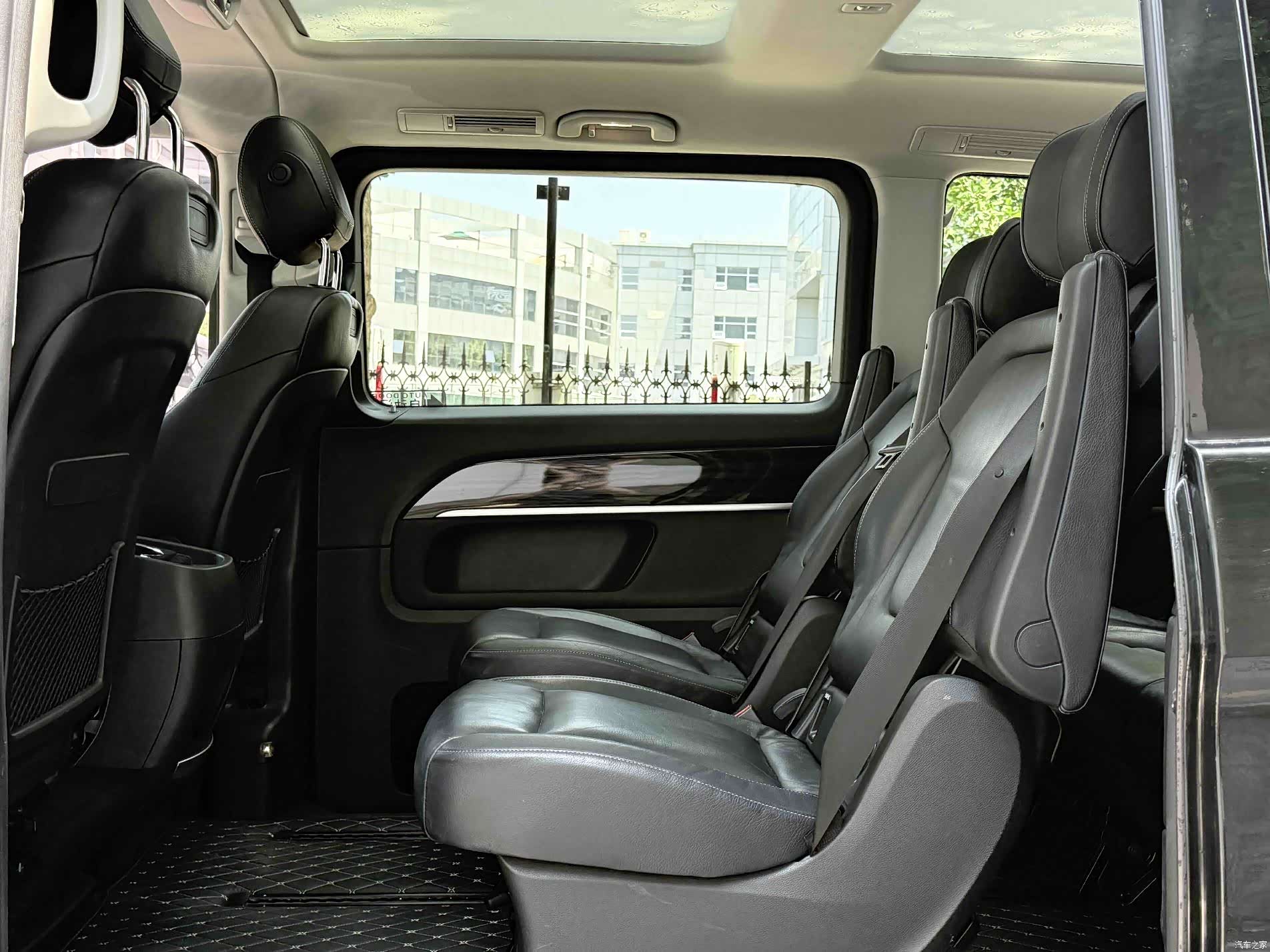 Mercedes-Benz V-Class, 2018 13