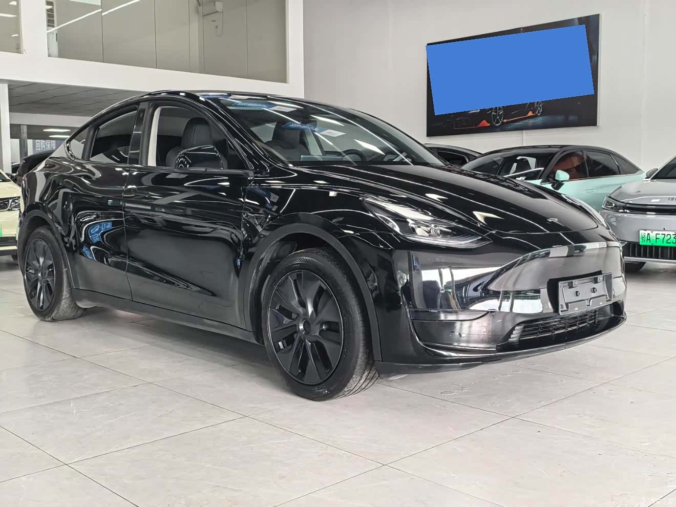 Tesla Model Y, 2023 3