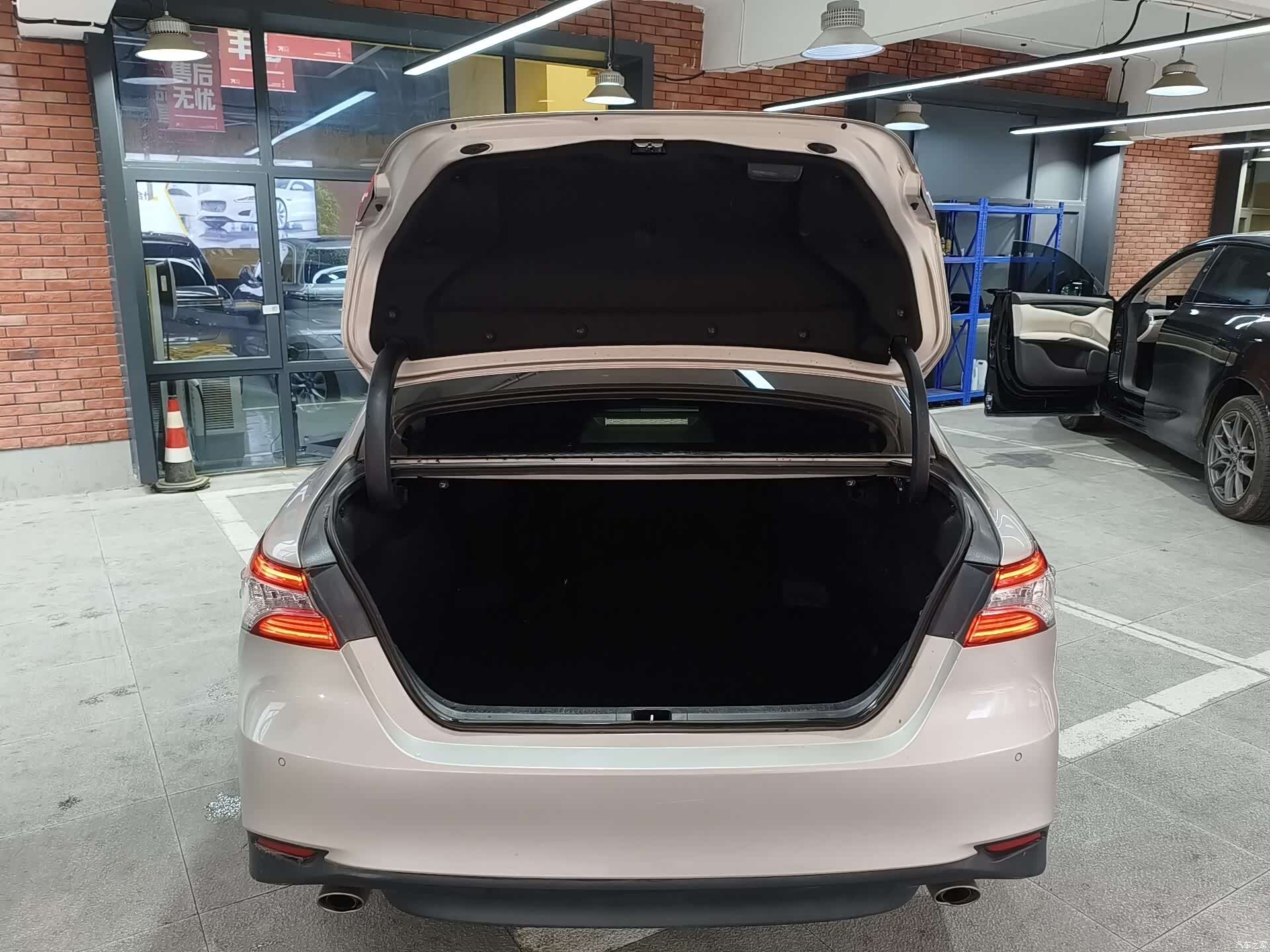 Toyota Camry, 2021 19