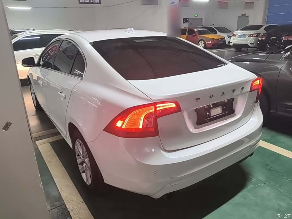 Volvo S60, 2016 все фото