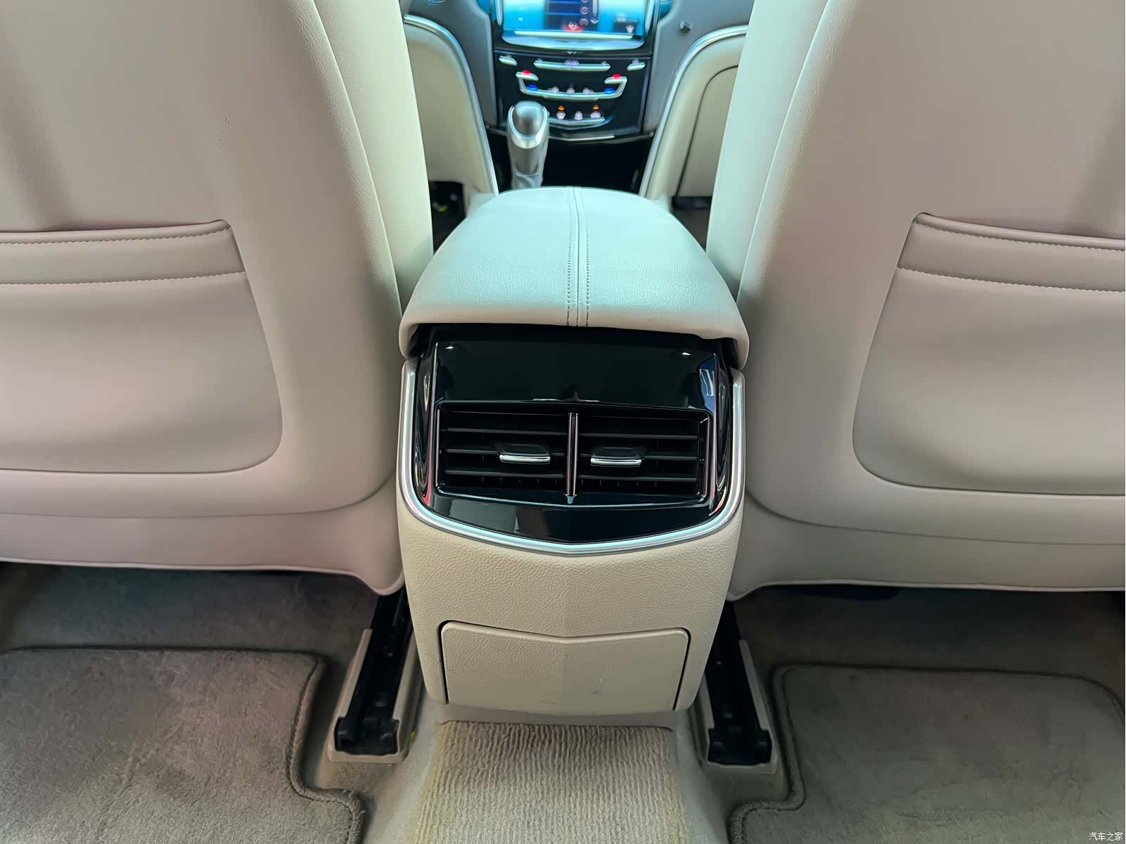 Cadillac XTS, 2016 4