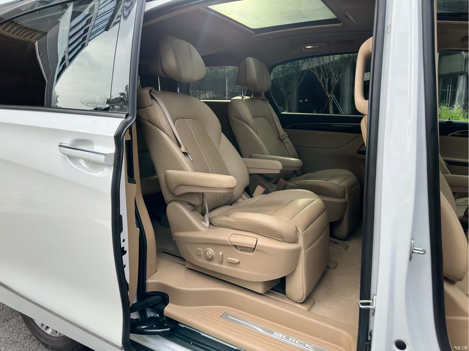 Buick GL8, 2019 12