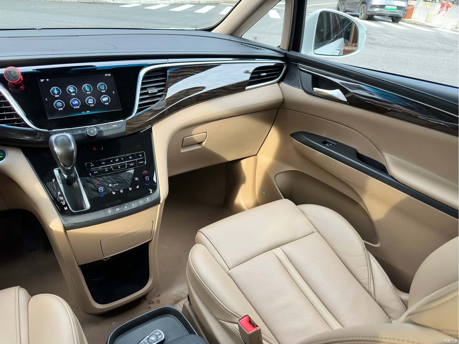 Buick GL8, 2019 15
