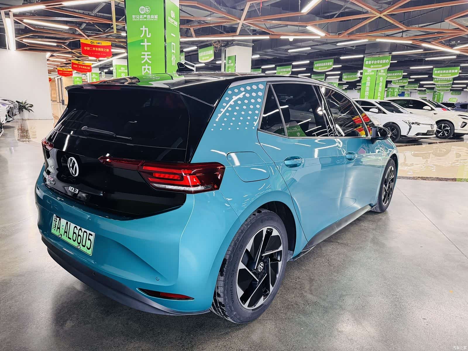 Volkswagen ID.3, 2023 все фото